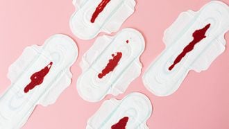 menstruatie - maandverband met bloed