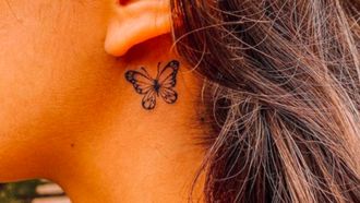 tattoo achter het oor
