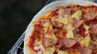 ananas op pizza